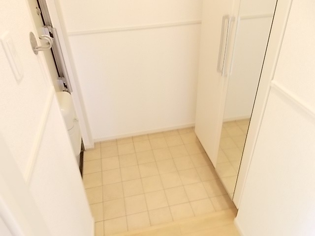 プール・モア清州 玄関