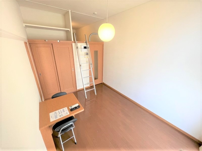 レオパレスアルモニⅠ リビング