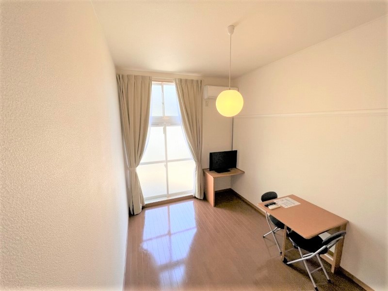 レオパレスアルモニⅠ ベッドルーム