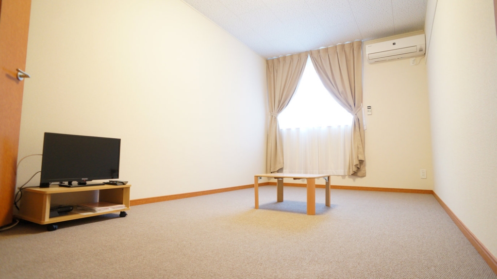 レオパレスエスト ベッドルーム