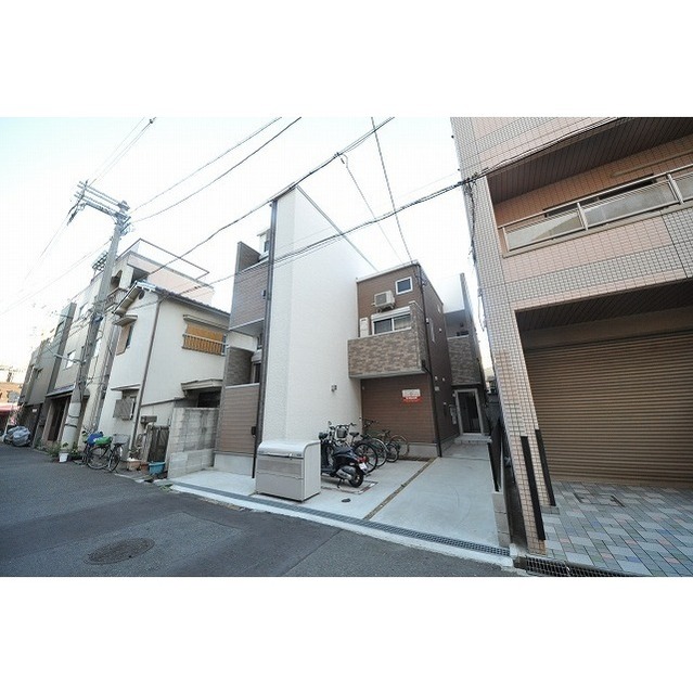 トロワ・スール 外観