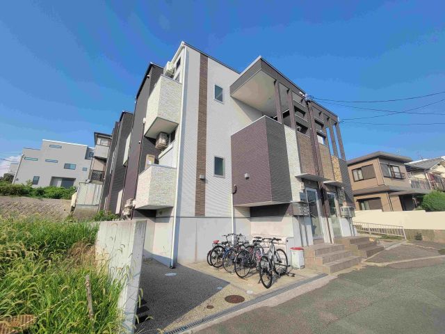 Le Grand Bleu 蛍池 外観