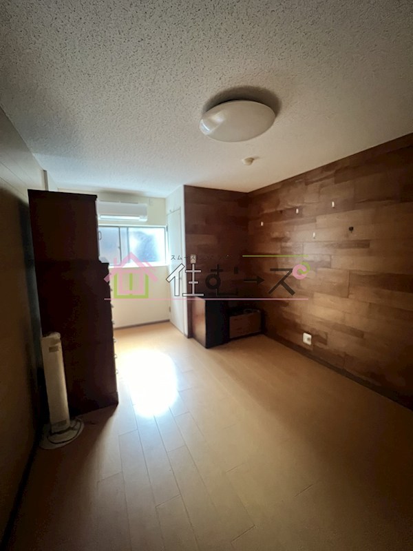 岡ハイツ ベッドルーム