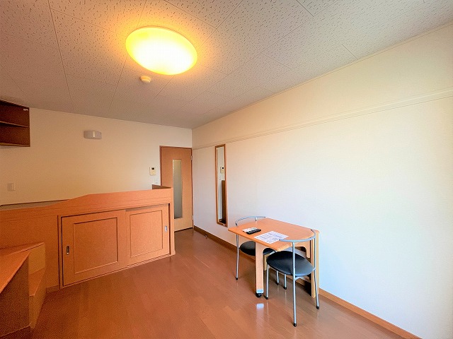 レオパレス泉南ウィロー ベッドルーム