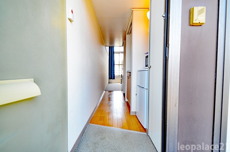 レオパレスＹＭ 玄関