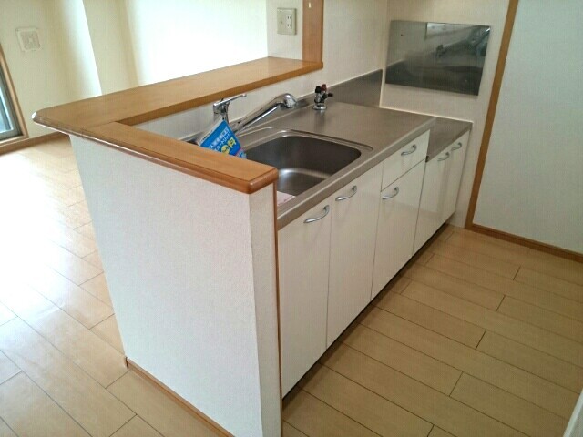 ＢＥＡＵ　ＣＨＡＭＰＳ　夢運 キッチン