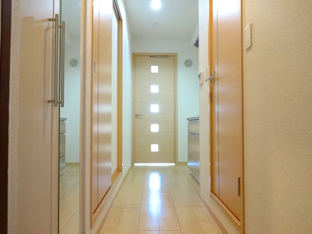 ヴォナールコート 玄関