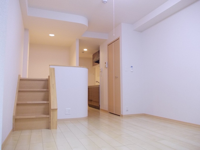 サニーキャンプ東雲Ⅰ リビング