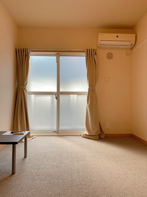 レオパレスウォーターウェーブ リビング