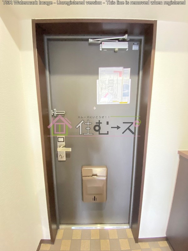 ローズコーポ本町 玄関