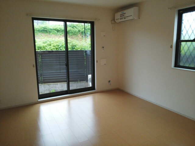 メゾン　ド　プラリネ リビング