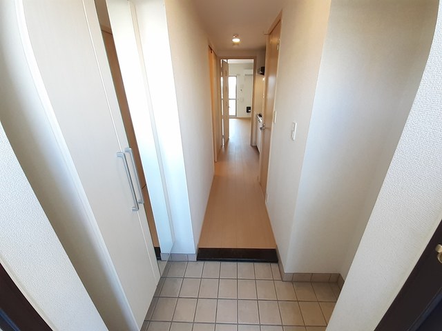 クラシェス尼崎 玄関
