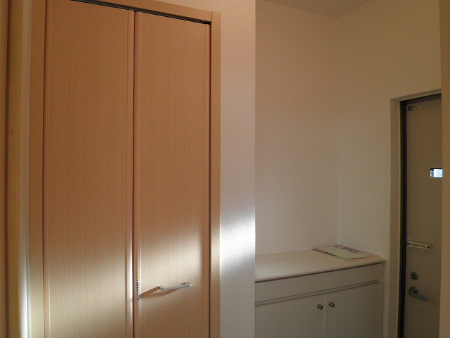 エテルノ松ヶ丘Ⅲ 玄関