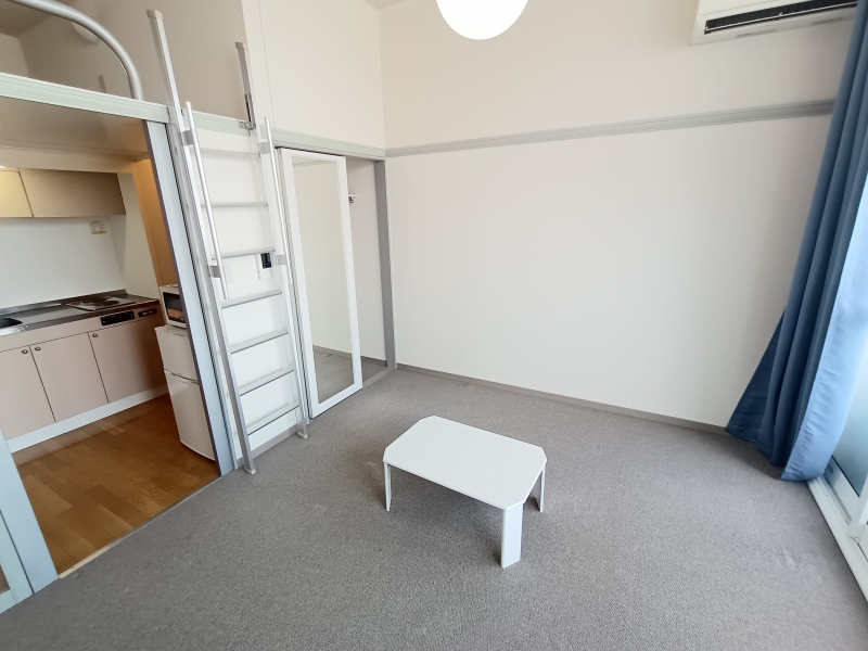 レオパレスルナⅠ リビング