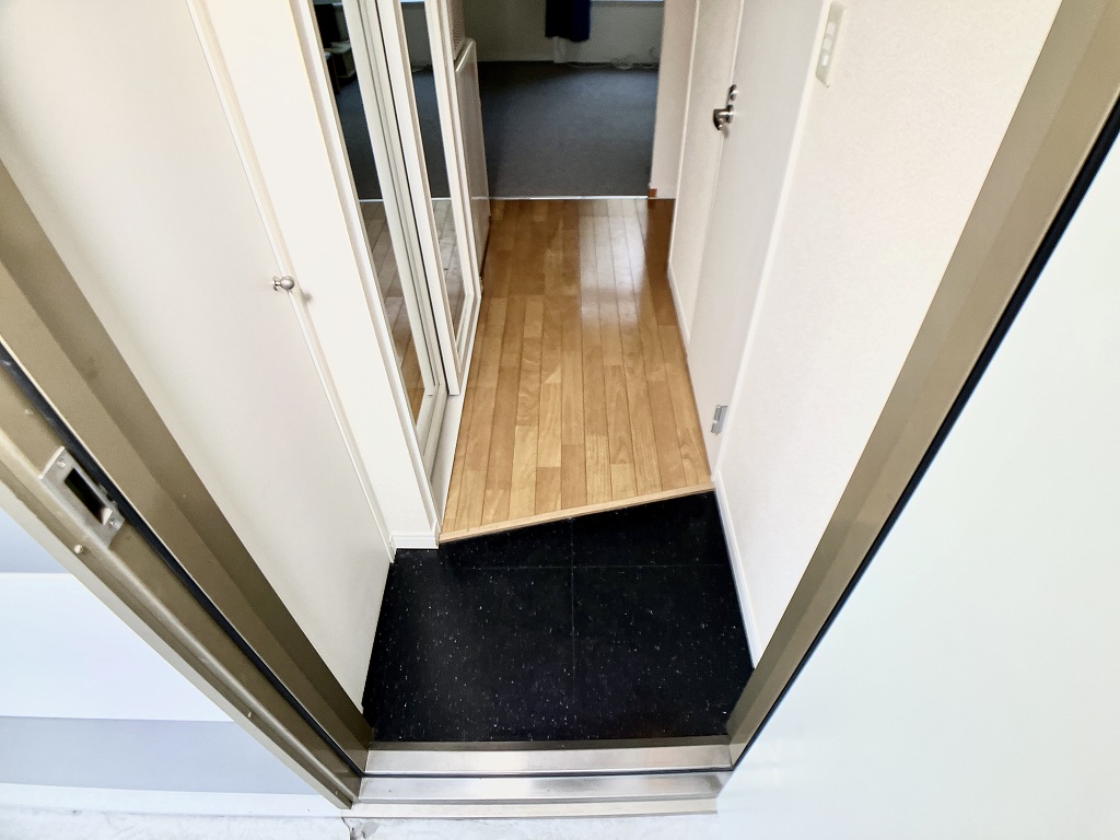 レオパレスオーパス深江橋 玄関