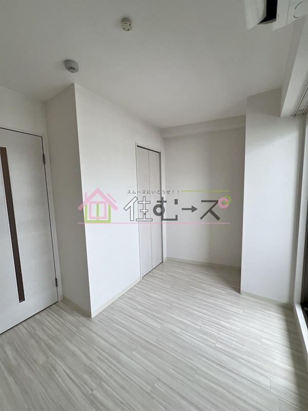 エストゥルースプラス大阪福島 リビング