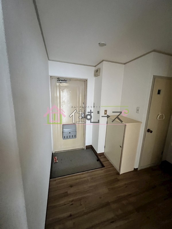 第1三井ビル 玄関