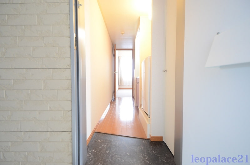 レオパレスアーデルⅠ 玄関