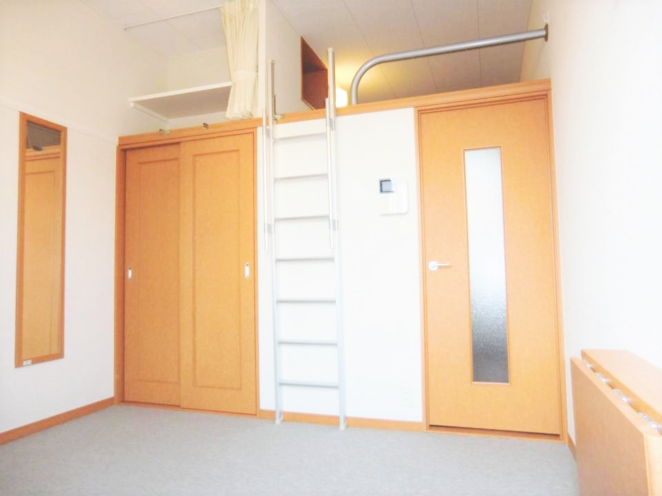 レオパレスエスポアール リビング