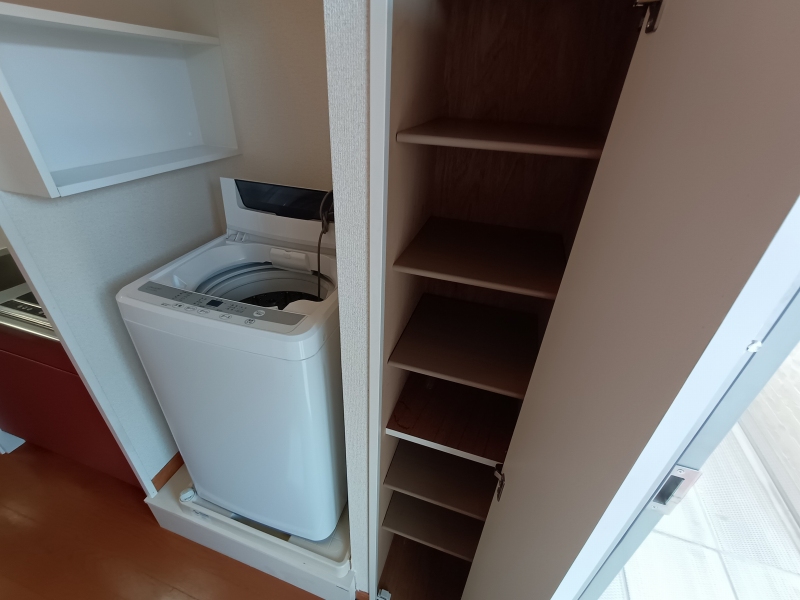 レオパレスセレンコート高井田 玄関