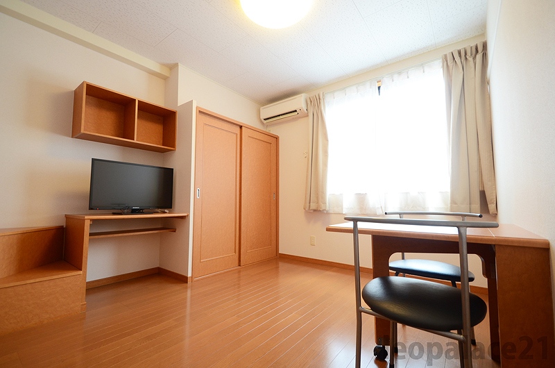 レオパレス後楽 リビング