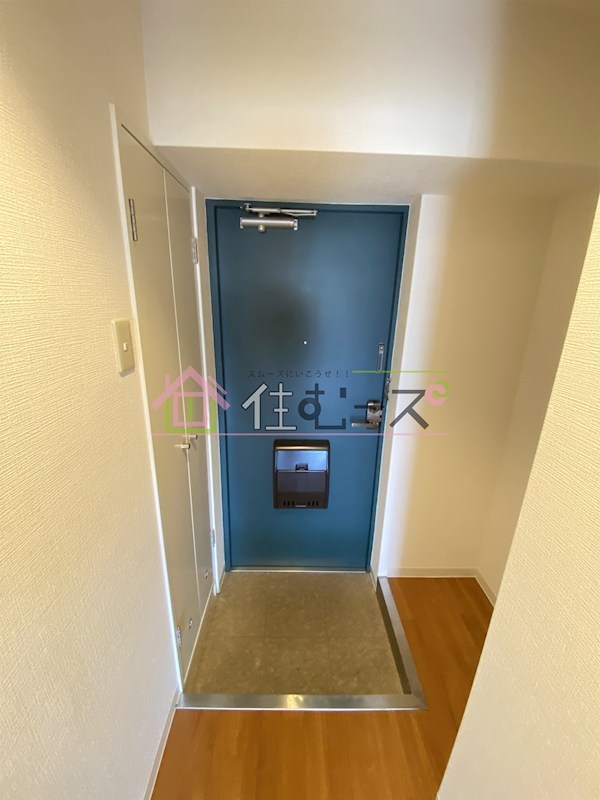 楠青山ビル別館 玄関