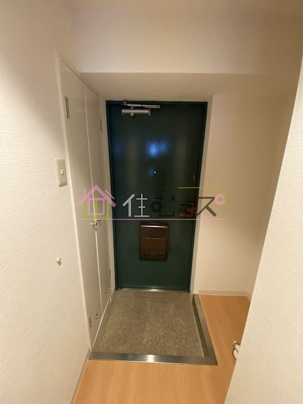 楠青山ビル別館 玄関