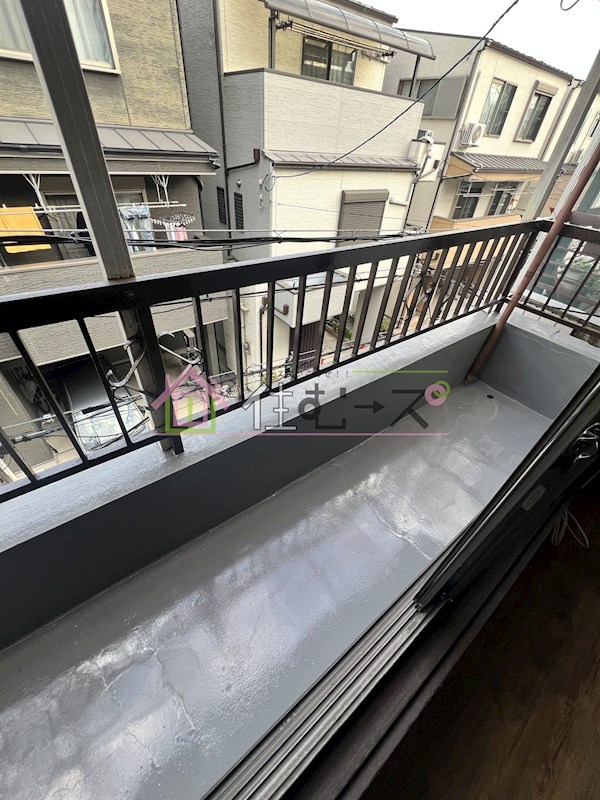 平野区瓜破貸家 ベランダ