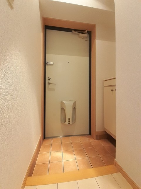 メゾン・ド・カンパニュル 玄関