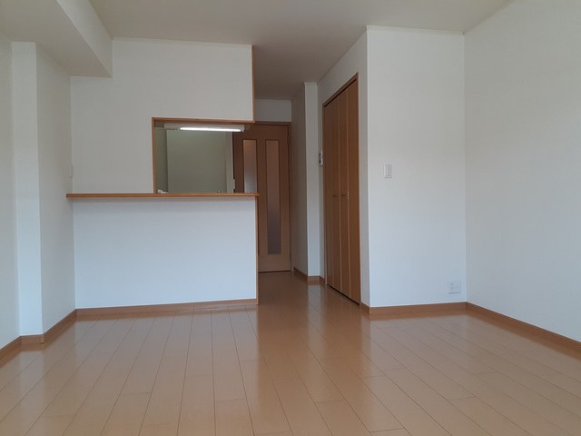 ヴィオラ東多田壱番館 リビング