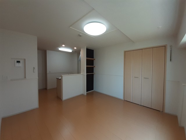 フラワータウン　アイリス リビング