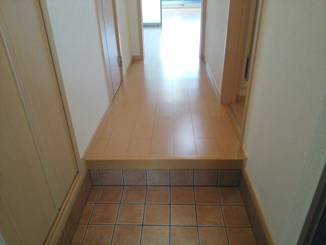 アベリア高倉 玄関