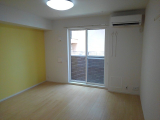 ヴェルデ　アッカ リビング