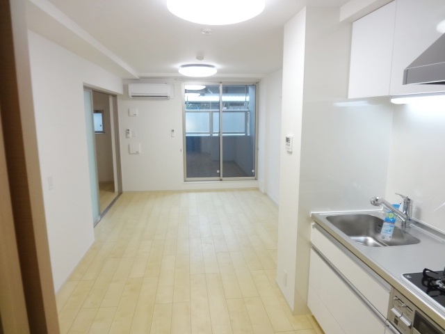 ヴィラ　サンリット リビング