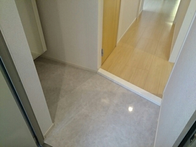 リーベル　クリサンス 玄関