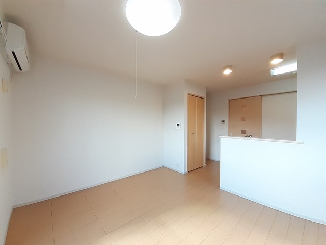 優和館 リビング