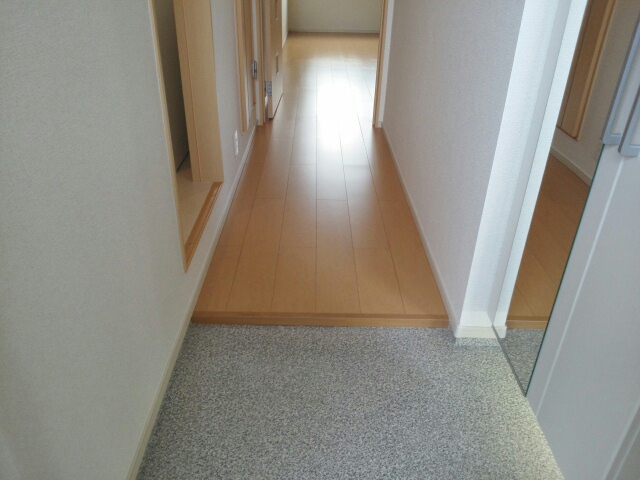 ラ・ルーチェ 玄関