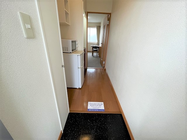 レオパレスアクアマリン 玄関