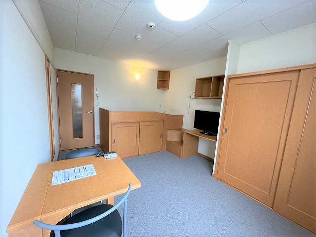 レオパレスアクアマリン ベッドルーム