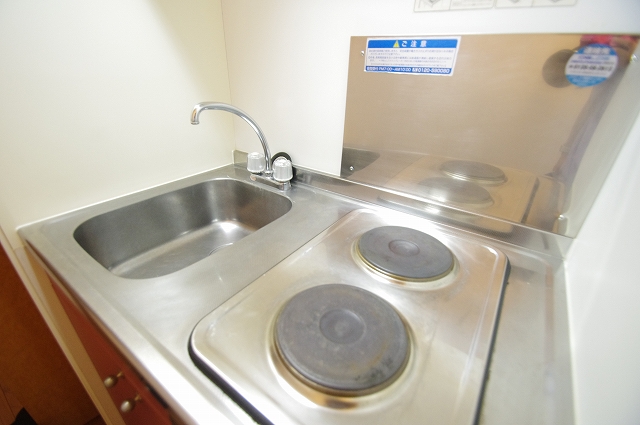 レオパレスメルツェ キッチン