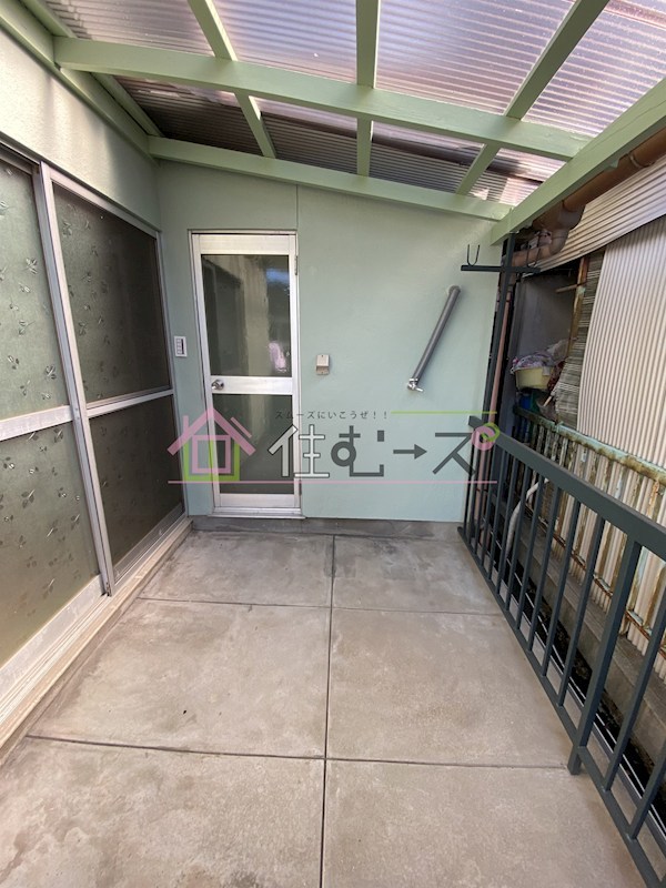 東成区大今里戸建て ベランダ