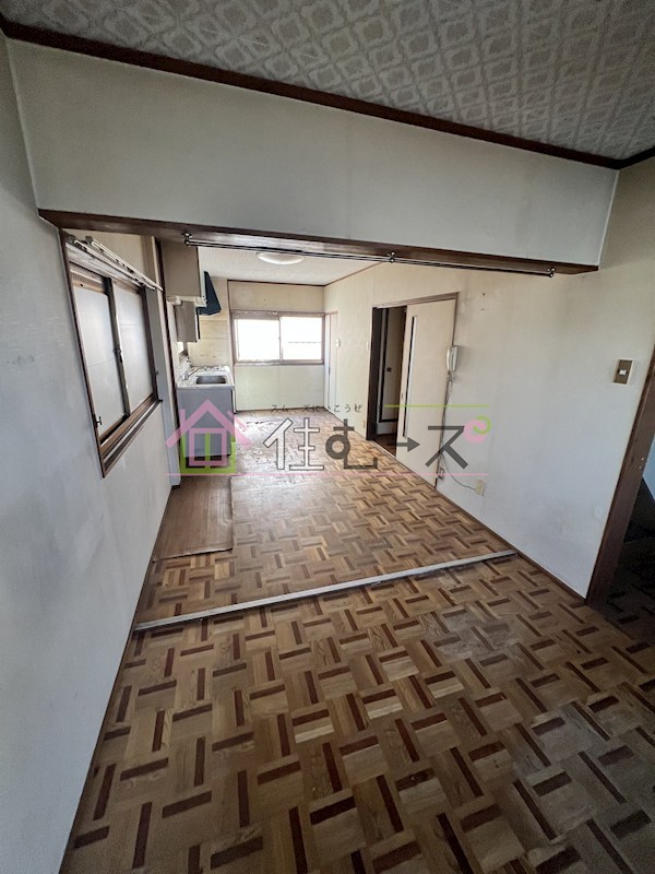 春日出南2丁目貸家【民泊可能】 リビング