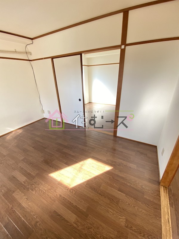 コーポウエスト神路 リビング