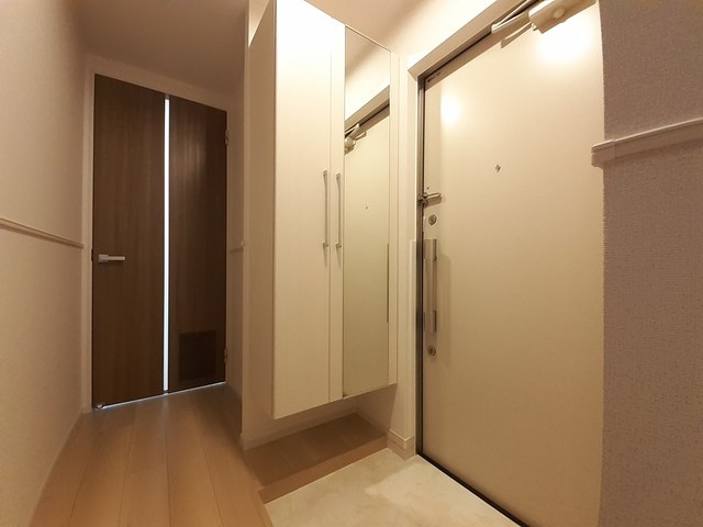 パルテール八尾 玄関