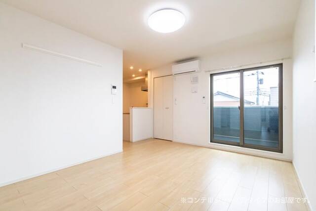 アネラ リビング