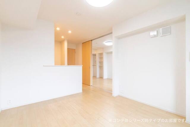 アネラ リビング