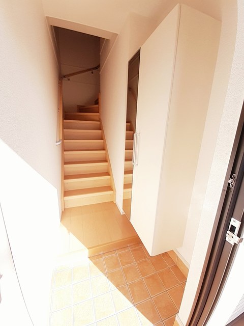 フィデール　ハル 玄関