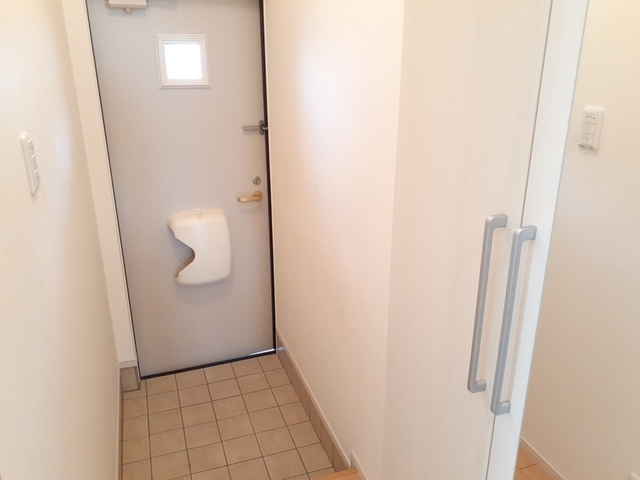 ヴィラ　カレント　ウエスト 玄関