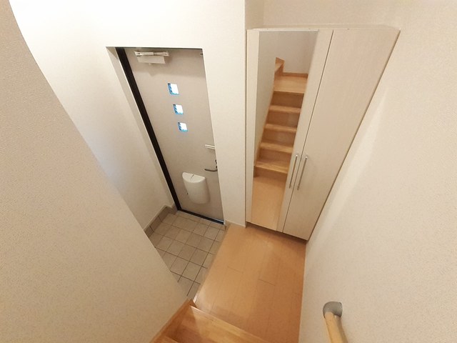 プレウス 玄関