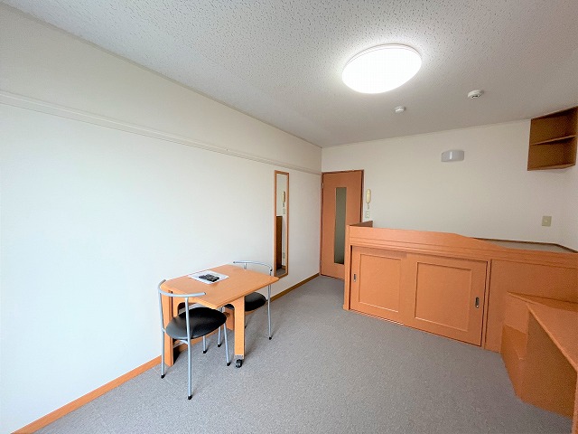 レオパレスセジュール和泉 ベッドルーム